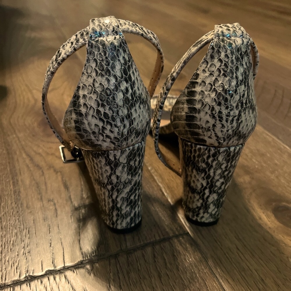 Aerosoles Snake print 7.5 sandal - Picture 5 of 5